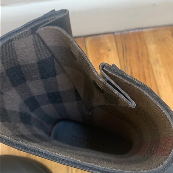 Burberry rain boots - Picture 6 of 6